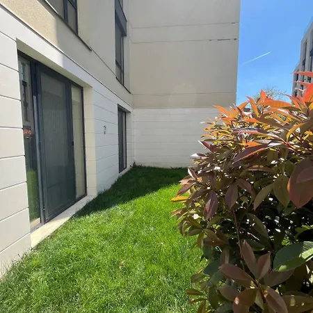 I Helena Two-bedroom Premium Apart Apartment Saints Constantine and Helena