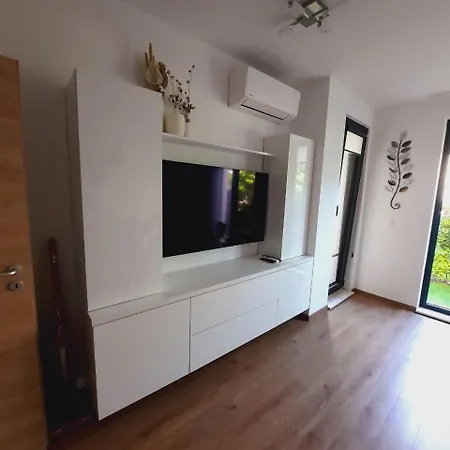 I Helena Two-bedroom Premium Apart Saints Constantine and Helena
