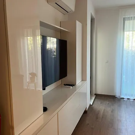 I Helena Two-bedroom Premium Apart شقة
