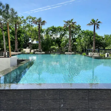 I Helena Two-bedroom Premium Apart شقة